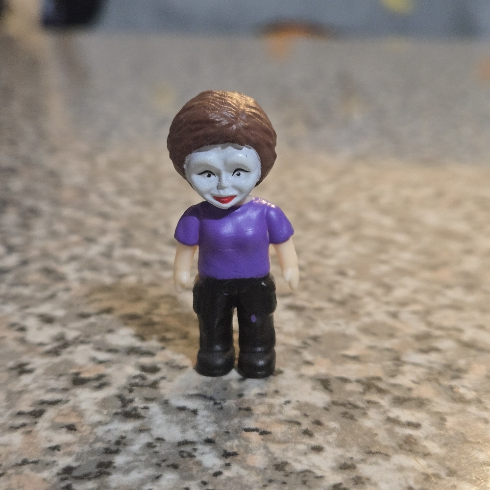 Chucky: Glenda Miniature Figurine